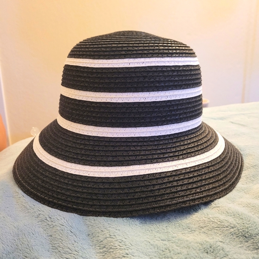 Magid Black/White Hat